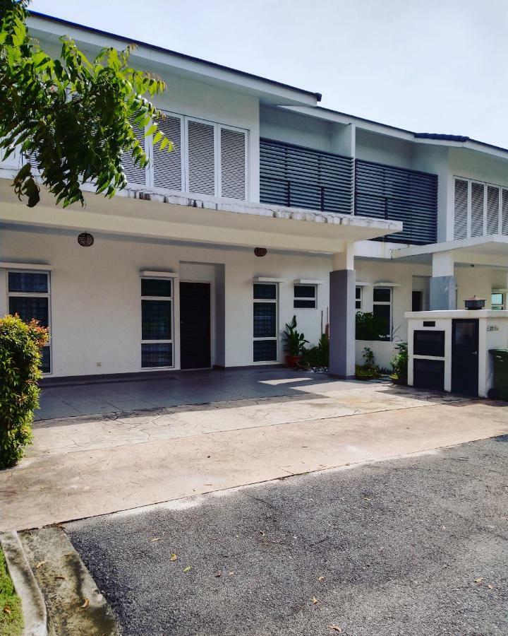 Juniper Homestay Putrajaya Presint 11 Buitenkant foto